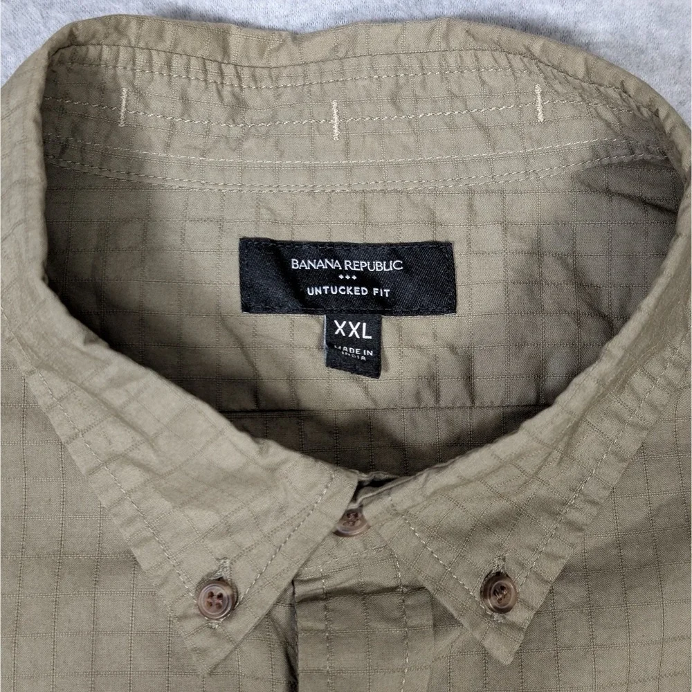 Banana Republic Untucked Fit Summer Button Down Shirt Mens 2XL XXL Long Sleeve